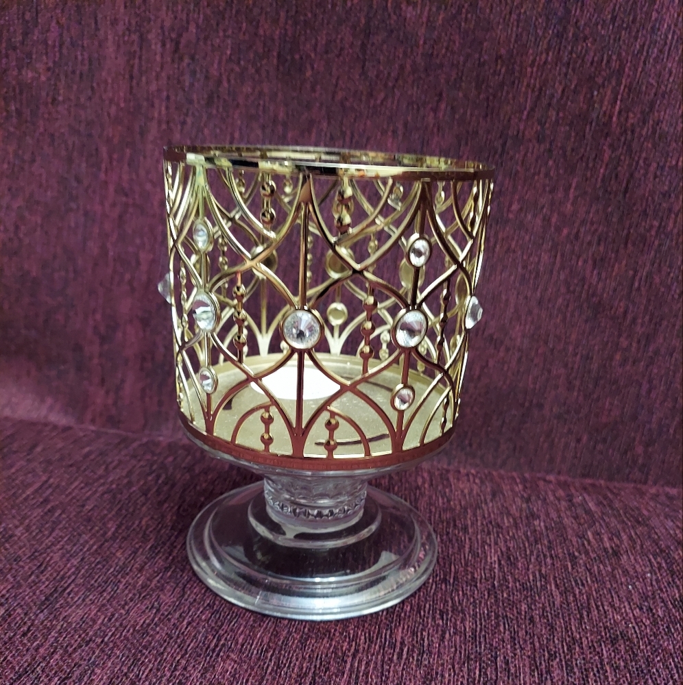 Glass stand candle holder by bath and body works